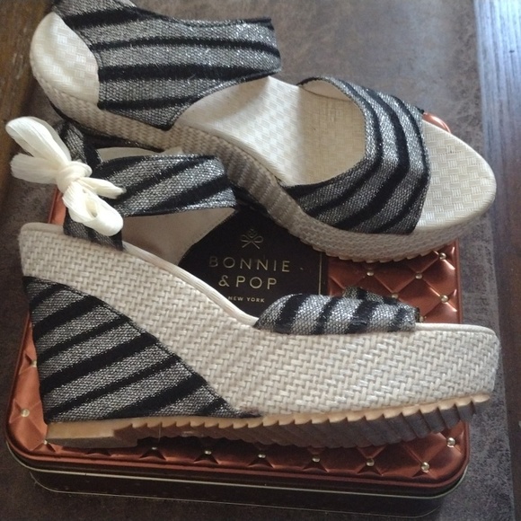 2 pairs of shoes/heels - Picture 3 of 8